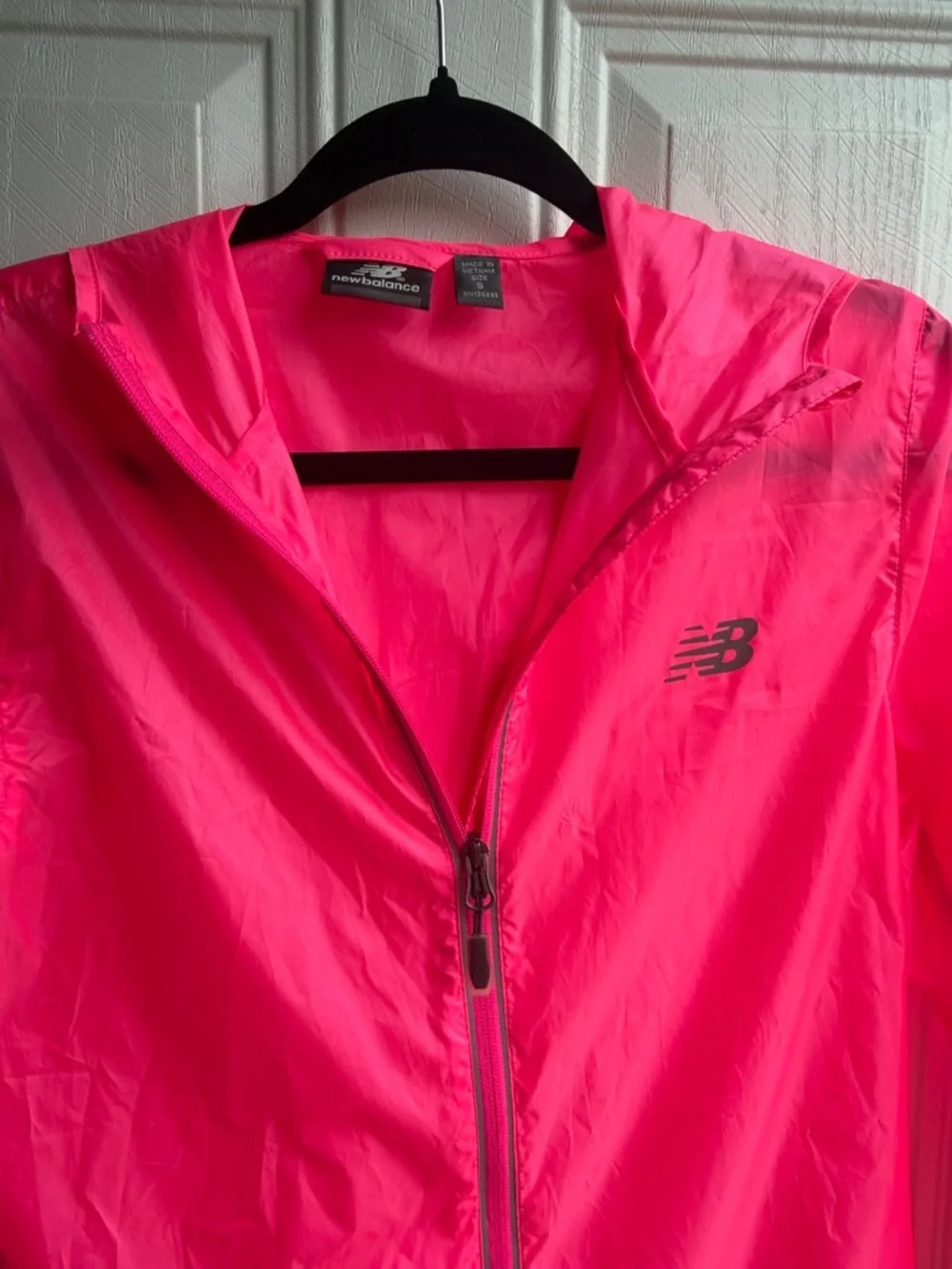 New Balance Neon Pink Lightweight Hooded Windbreaker - Picture 6 of 8